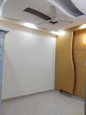 Room in 2 BHK Builder Floor at Gyan Khand ii – for Rent