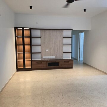 Room in 3.5 BHK Apartment at Sobha Victoria Park, Byrathi – for Rent