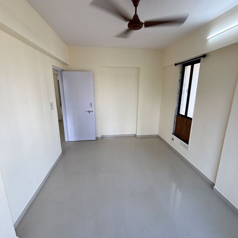 Room, chheda-heights 3 Bedroom 1000 Sq.Ft. Apartment In Sadan Wadi Mumbai 9971418