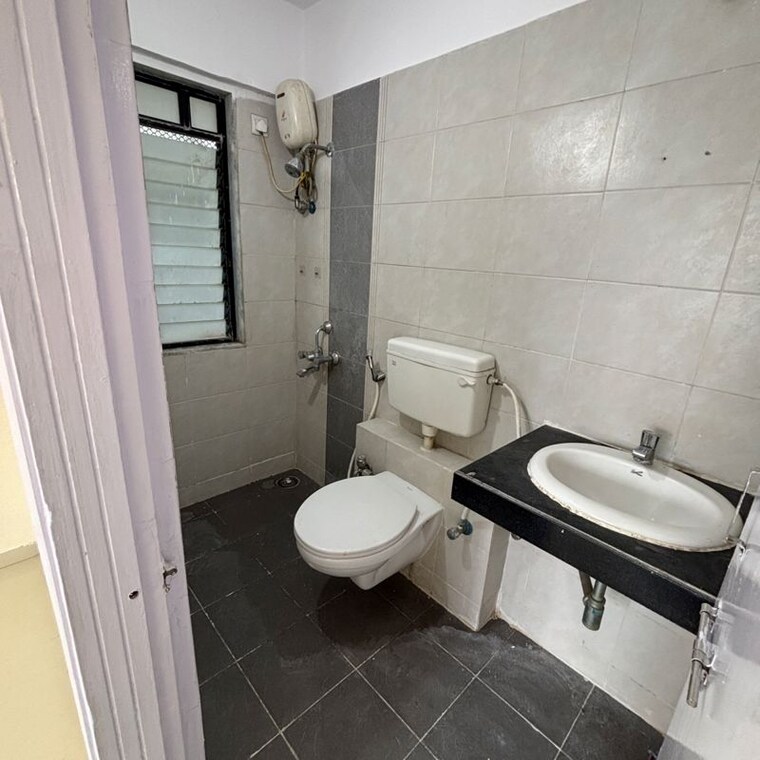 Bathroom, chheda-heights 3 Bedroom 1000 Sq.Ft. Apartment In Sadan Wadi Mumbai 9971418