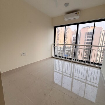 Room in 2 BHK Apartment at Malad East – for Rent
