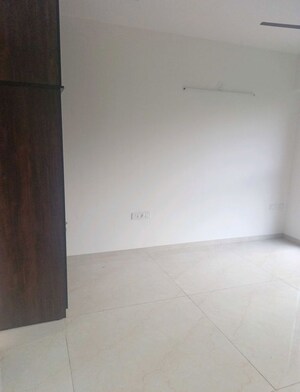 Room in 2 BHK Apartment at Godrej Urban Park, Chandivali – for Rent