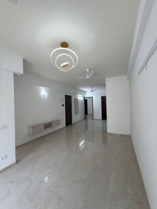 3 BHK + Extra Room Apartment For Rent in Smart World Orchard