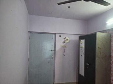 Furnished Amenities in 1 BHK Apartment at Jogeshwari East – for Rent