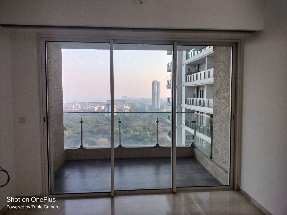 2 BHK Apartment For Rent in LnT Crescent Bay T4