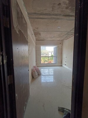 Room in 2 BHK Apartment at Sheth Zuri, Laxmi Nagar – for Sale