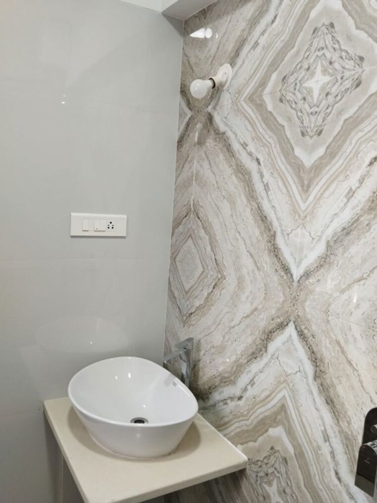 Bathroom, chandak-cornerstone 2 Bedroom 700 Sq.Ft. Apartment In Worli Mumbai 9971469