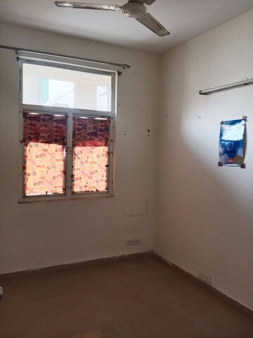 Room in 3 BHK Apartment at Exotica Dreamville, Sector 16c Greater Noida – for Rent