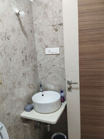 2 BHK Apartment For Rent in Chandak Cornerstone, Worli