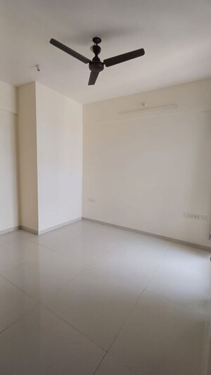 3 BHK Apartment For Sale in Sheth Zuri, Laxmi Nagar