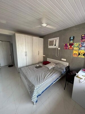 Bedroom in 2 BHK Apartment at Bandra West – for Rent