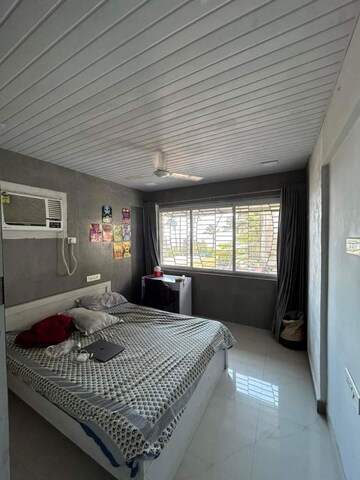 Bedroom in 2 BHK Apartment at Bandra West – for Rent
