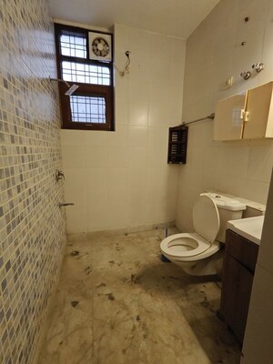Bathroom in 3 BHK Builder Floor at DLF City Gurgaon, Sector 27 – for Rent