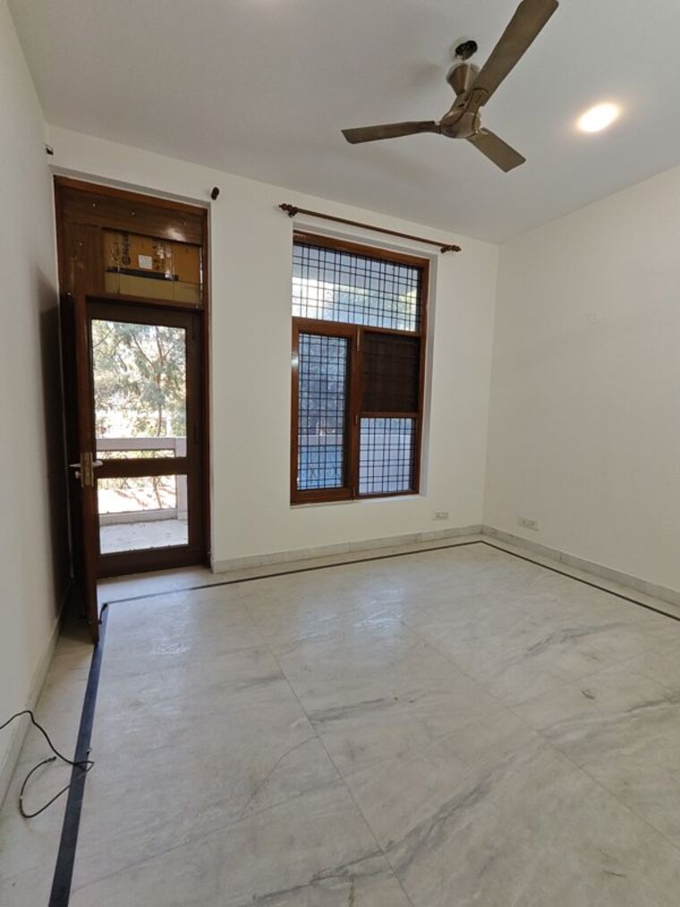 Room, dlf-city-gurgaon 3 Bedroom 263 Sq.Yd. Builder Floor In Sector 27 Gurgaon 9971506