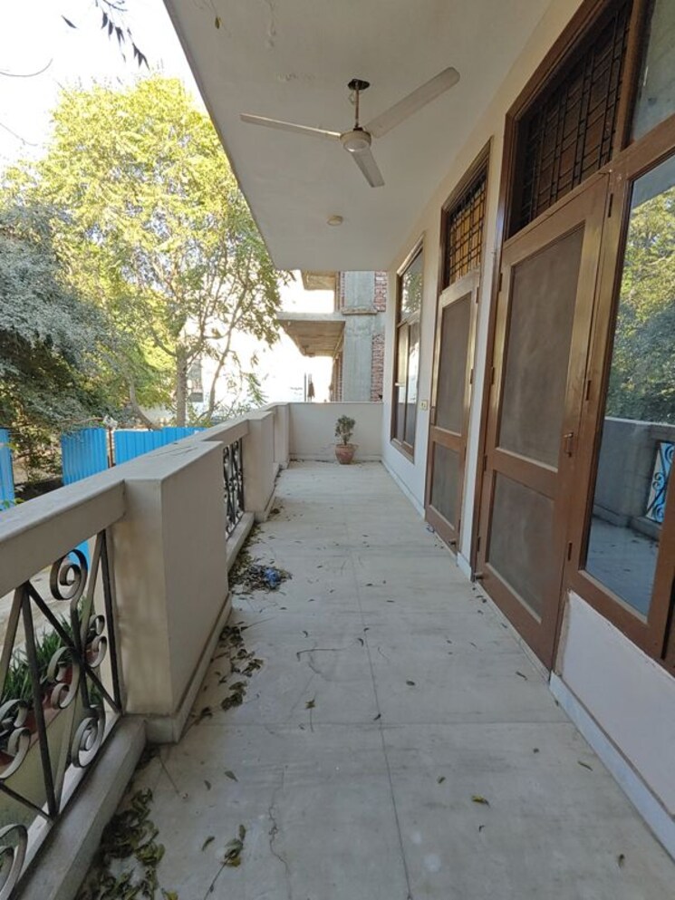 Balcony, dlf-city-gurgaon 3 Bedroom 263 Sq.Yd. Builder Floor In Sector 27 Gurgaon 9971506