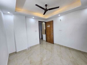 Room in 1 BHK Builder Floor at Saket – for Rent
