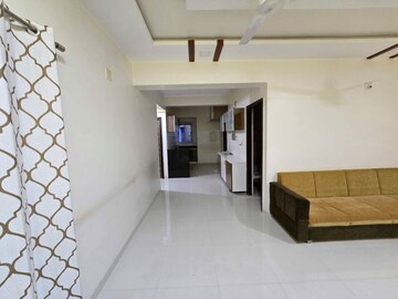 Room in 3 BHK Apartment at Science City – for Rent