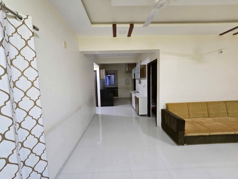 Room, science city 3 Bedroom 1500 Sq.Ft. Apartment In Science City Ahmedabad 9971530