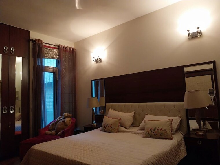 Bedroom, green park 3 Bedroom 2200 Sq.Ft. Apartment In Green Park Delhi 9971538