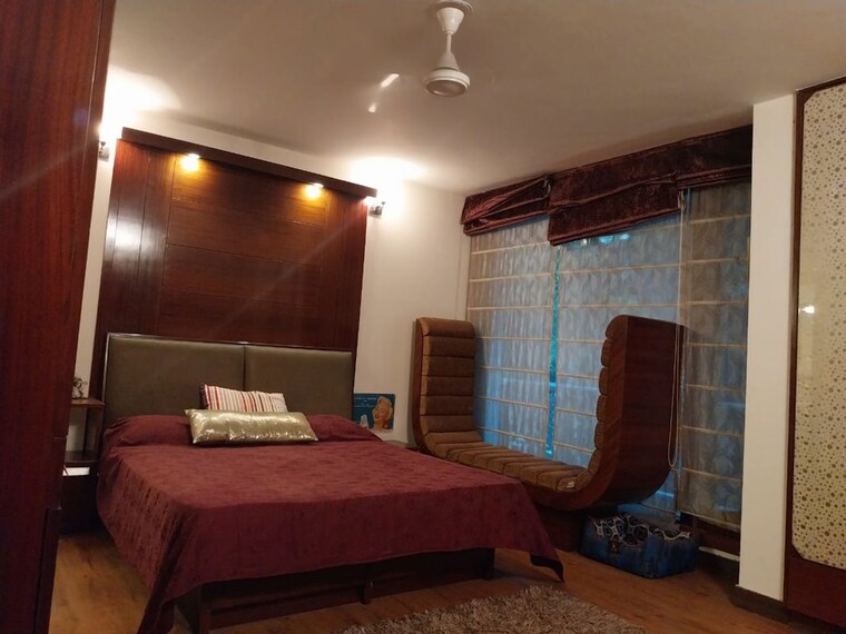 Room, green park 3 Bedroom 2200 Sq.Ft. Apartment In Green Park Delhi 9971538