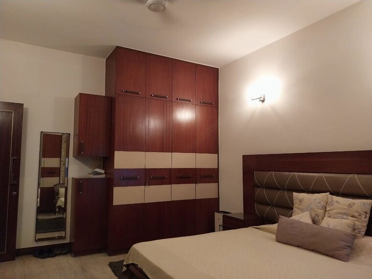 Room, green park 3 Bedroom 2200 Sq.Ft. Apartment In Green Park Delhi 9971538