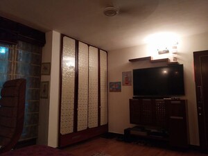 Furnished Amenities in 3 BHK Apartment at Green Park – for Rent