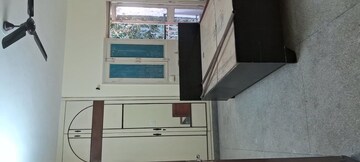 Room in 3.5 BHK Apartment at Sarita Vihar – for Rent