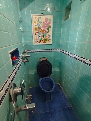 Bathroom in 1 BHK Apartment at Bandra West – for Rent