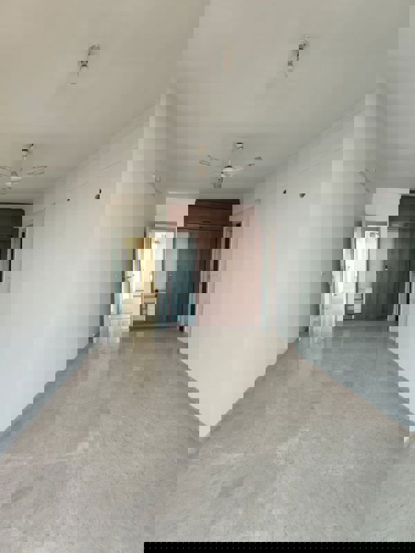 5 BHK 2460 Sq.Ft. Apartment in Hiranandani Tribeca