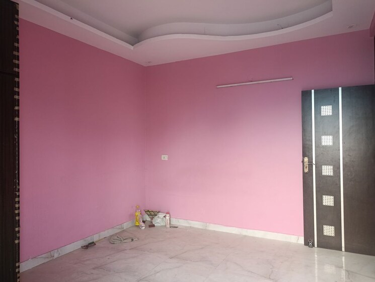 Room, sector 105 3 Bedroom 1200 Sq.Ft. Builder Floor In Sector 105 Gurgaon 9971556