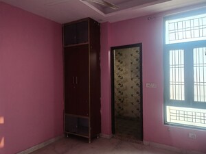 Room in 3 BHK Builder Floor at Sector 105 – for Sale