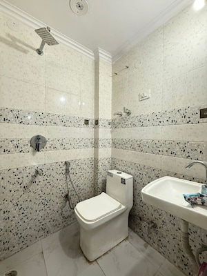 Bathroom in 1 BHK Builder Floor at Saket – for Rent