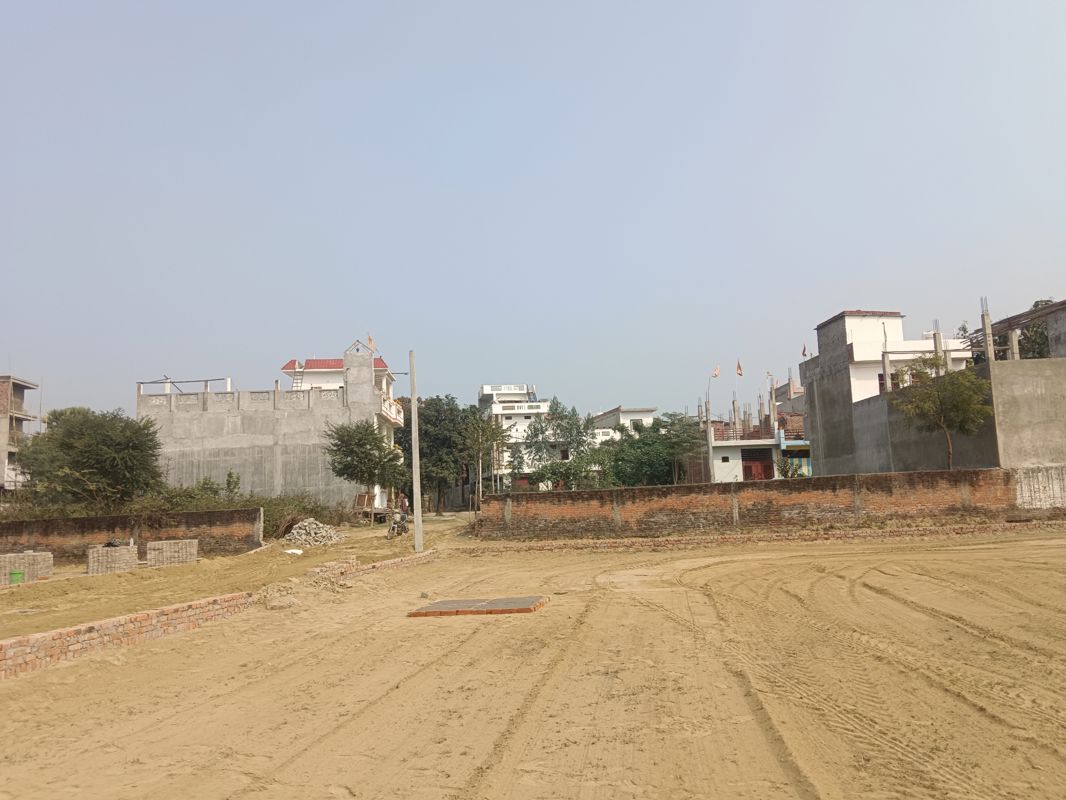Plot For Sale in Royal City Phase 2