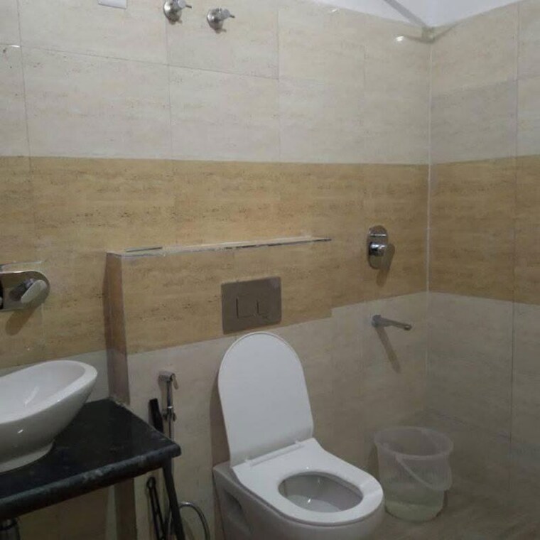 Bathroom, sector 39 Pg For Boys & Girls In Sector 39 9971562