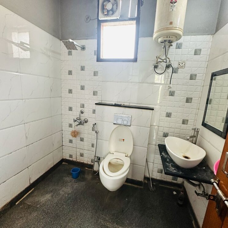 Bathroom, sector 39 Pg For Boys & Girls In Sector 39 9971562