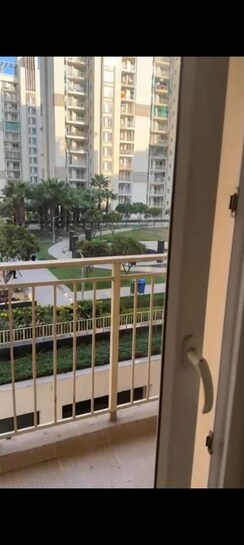 3 BHK + Extra Room Apartment For Rent in Emaar Gurgaon Greens