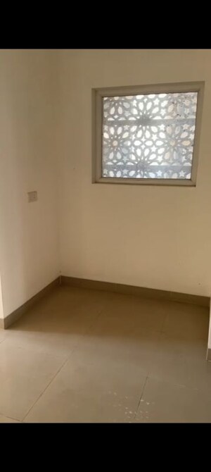 Room in 3 BHK Apartment at Emaar Gurgaon Greens, Sector 102 – for Rent