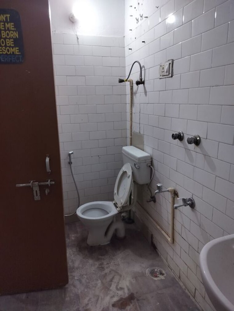 Bathroom, sector 6 dwarka 3 Bedroom 1650 Sq.Ft. Apartment In Sector 6 Dwarka Delhi 9971573