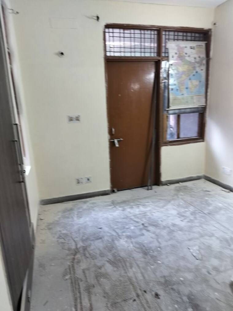 Room, sector 6 dwarka 3 Bedroom 1650 Sq.Ft. Apartment In Sector 6 Dwarka Delhi 9971573