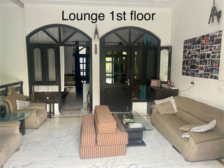 Living Room, rwa-apartments-sector-53 5 Bedroom 202 Sq.Mt. Independent House In Sector 53 Noida 9971575