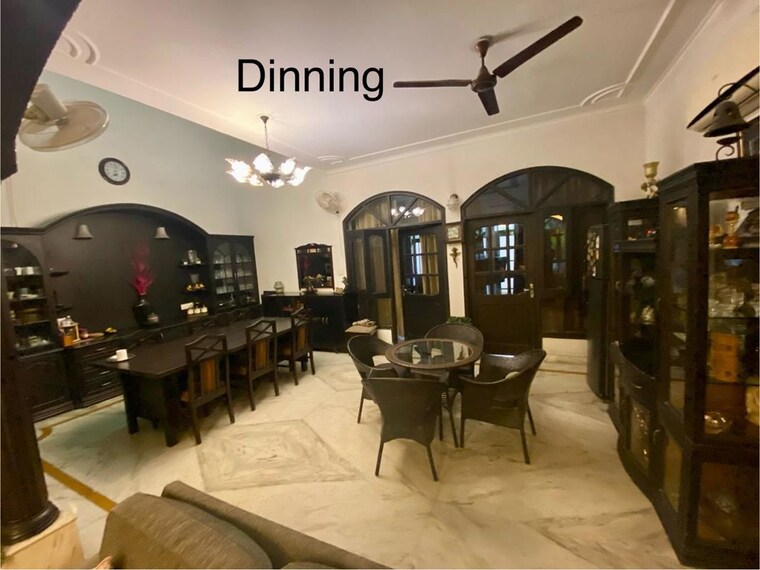 Living Room, rwa-apartments-sector-53 5 Bedroom 202 Sq.Mt. Independent House In Sector 53 Noida 9971575