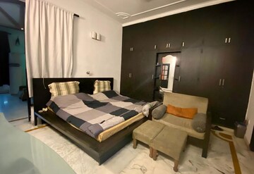 Master Bedroom in 5 BHK Independent House at RWA Apartments Sector 53, Sector 53 – for Sale