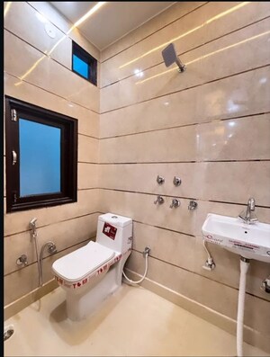 Team Area in 4 BHK Independent House at Uttam Nagar – for Sale