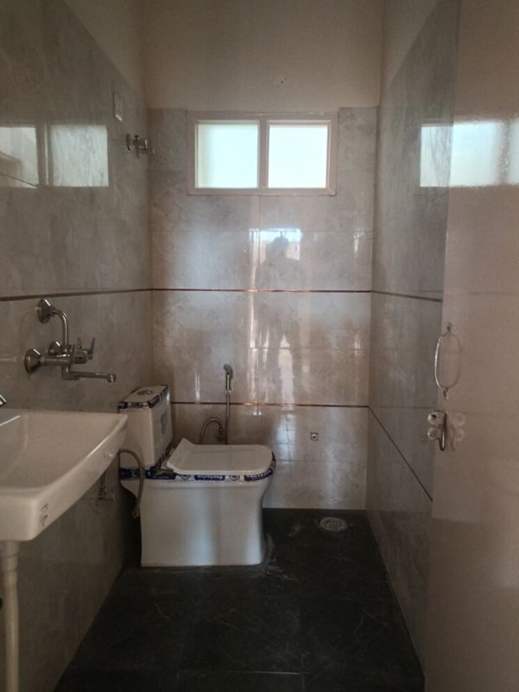 Bathroom, surat nagar phase 2 3.5 Bedroom 1200 Sq.Ft. Independent House In Surat Nagar Phase 2 Gurgaon 9971578