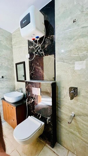Bathroom in 1 RK Builder Floor at Ansal Plaza Sector-23, Sector 23 – for Rent