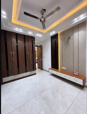 Room in 4 BHK Builder Floor at Uttam Nagar – for Sale