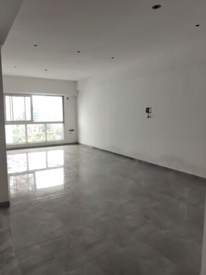 Room in 2 BHK Apartment at La vision Apartments, Byculla – for Rent