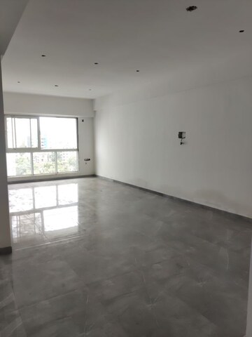 Room in 2 BHK Apartment at La vision Apartments, Byculla – for Rent