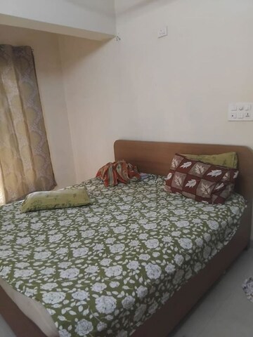 Master Bedroom in 2 BHK Apartment at Paras Dev Paradise Mira, Mira Road – for Rent