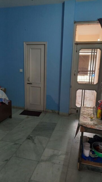 Living Room in 2 BHK Builder Floor at Sector 63 – for Rent
